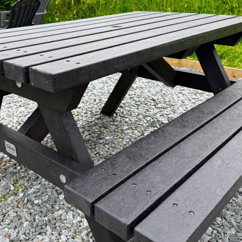 Salcombe Recycled Plastic Picnic Table