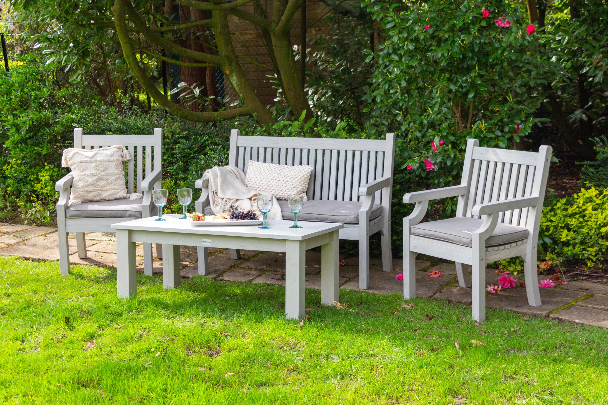 Is Recycled Plastic Furniture Better Than Wood for UK Gardens?
